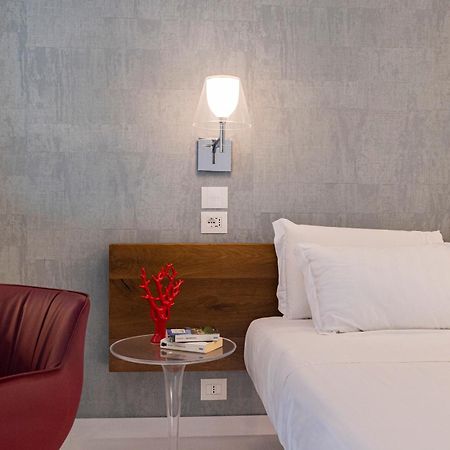 Aquamaris Design Suite & Spa 帕埃斯图姆 外观 照片