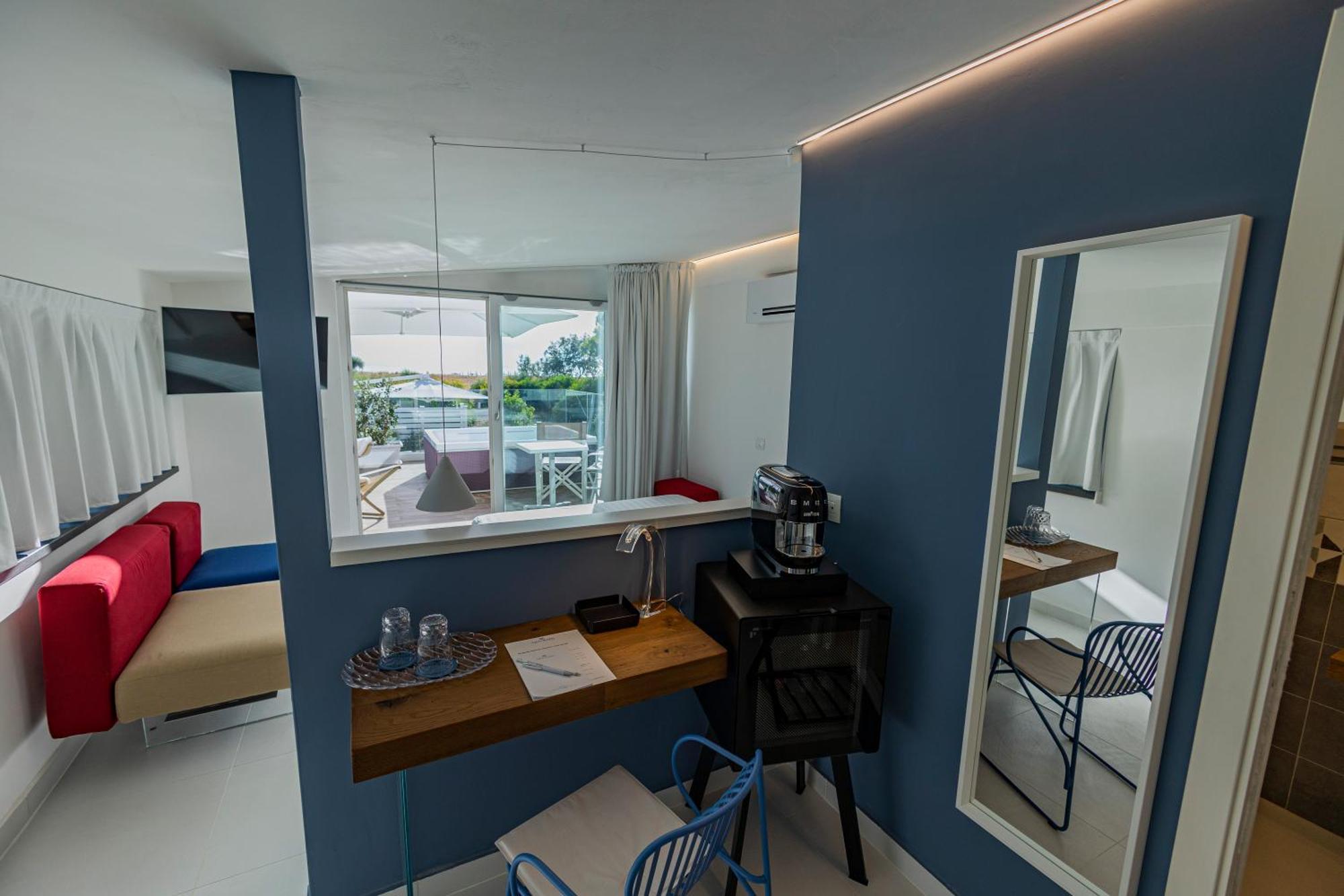 Aquamaris Design Suite & Spa 帕埃斯图姆 外观 照片